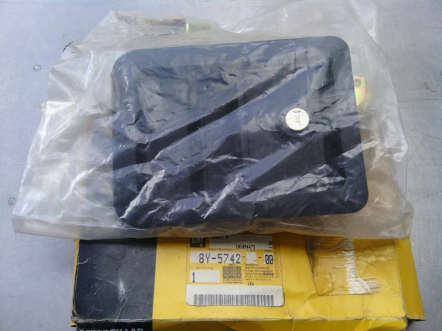 Caterpillar Door Handle 8Y5742 old stock item. Suit many applications.