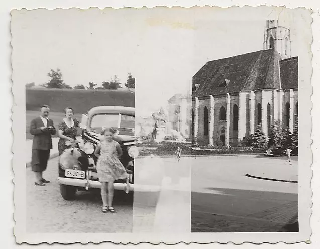 49/706 Foto Geisterfoto  Auto Oldtimer Pkw Denkmal Fahrrad Kirche Jahr 1939