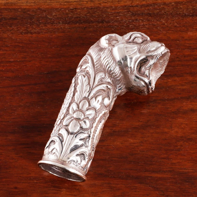 Exótico Asia Mango De Caña De Plata Sólida Adornado A Mano Repousse Tigre