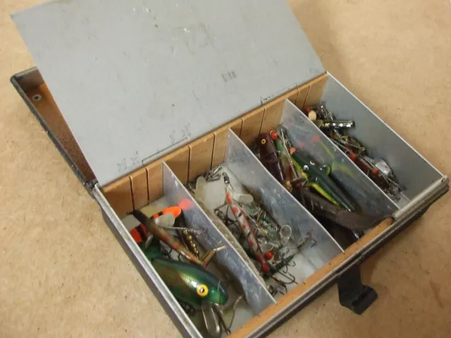 VINTAGE FISHING bait box crammed with vintage lures + casts, etc