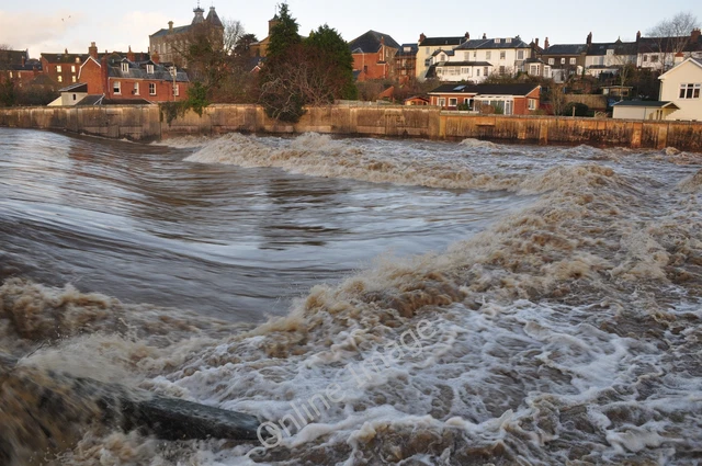 Photo 6x4 Tiverton : The River Exe Weir Tiverton/SS9512 The water is flo c2012