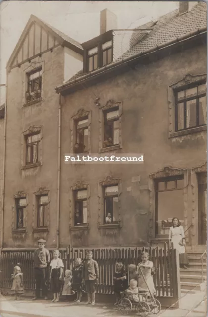 (RB)2024-23, Foto, Familie vorm Haus in Limbach Oberfrohna, um 1913, Sachsen