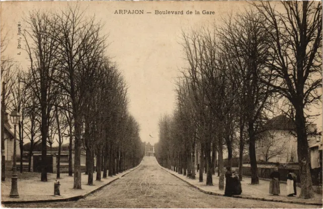 CPA Arpajon Boulevard de la Gare (1361999)