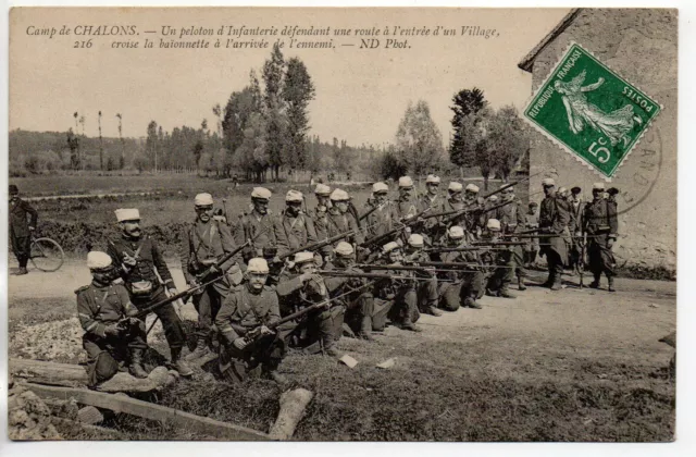 CHALONS SUR MARNE - Marne - CPA 51 - Vie Militaire Au camp - peloton infanterie