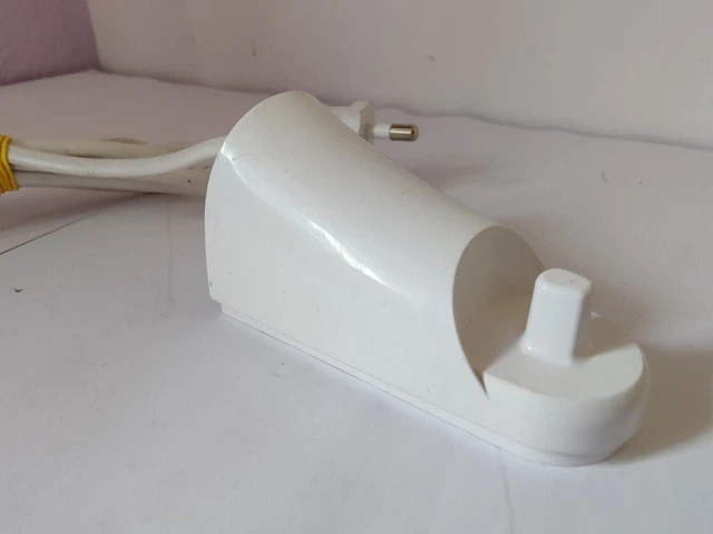 Braun Oral-B Zahnbürste Ladegerät Typ 3709 2-poliger Stecker