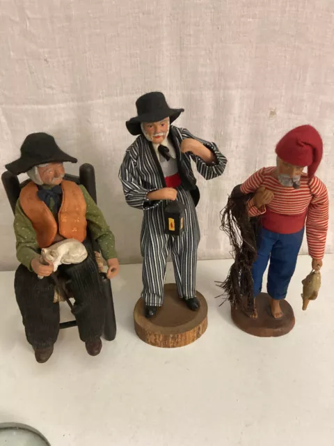 lot de 3 santons habilles 1santon signé CHAVE Aubagne bon état