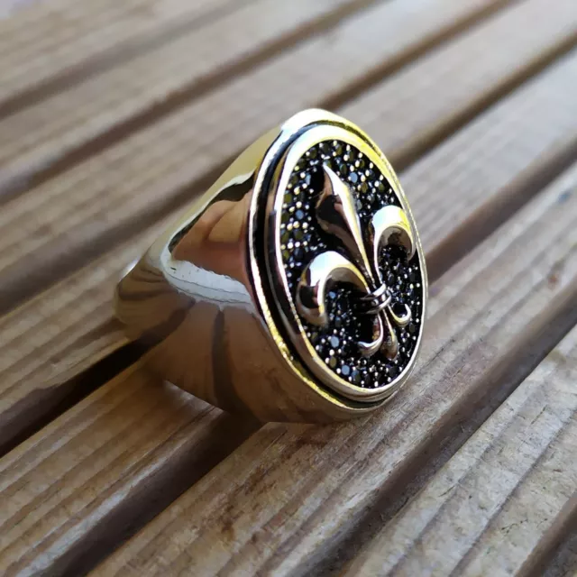 Bague Chevalière "Fleur de lys" Recouvert d'Argent Sterling 925 Avec Pierres