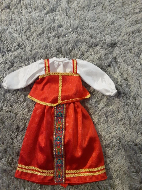 Vêtement Barbie. Russe.