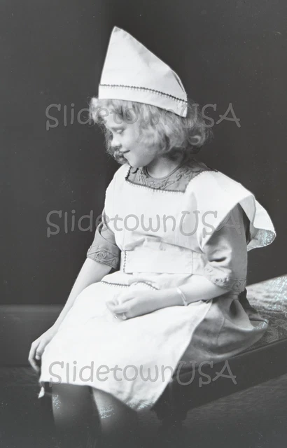 Antique Glass Plate Negative Portrait Photo V00769