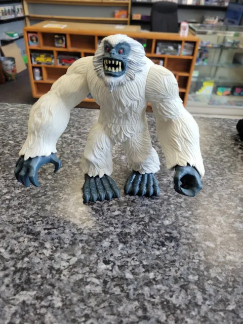 Toys R Us Exclusive YETI Abominable Snowman 15 Figure Maidenhead Rare