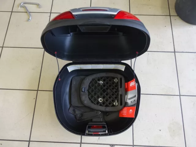 E3. Vespa Gt 125 GTS Topcas Valise