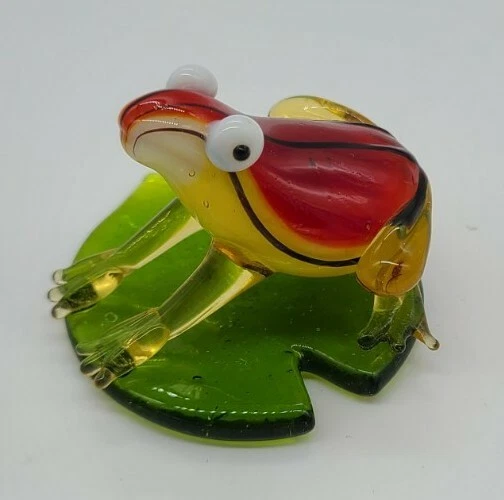 Hand Blown Art Glass Frog On A Lily Pad