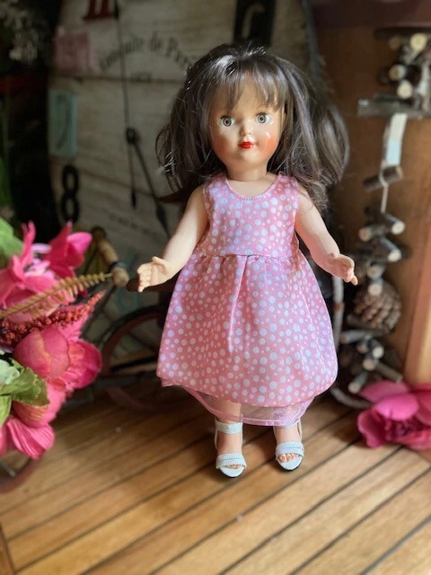 Louise en robe de juillet 1963 - Le Monde Merveilleux d'Emilie