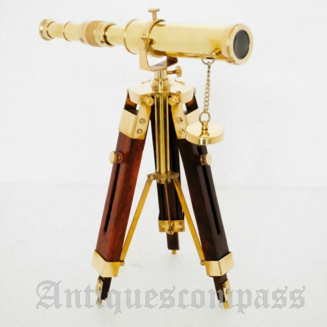 Telescopio nautico in ottone con treppiede in legno da collezione antico