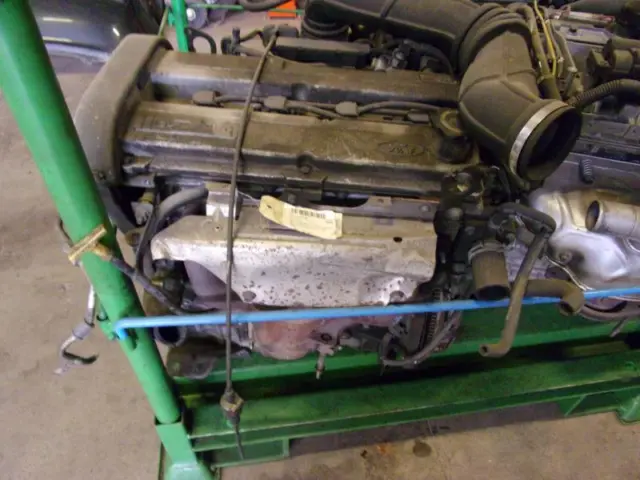 Moteur FORD ESCORT 6