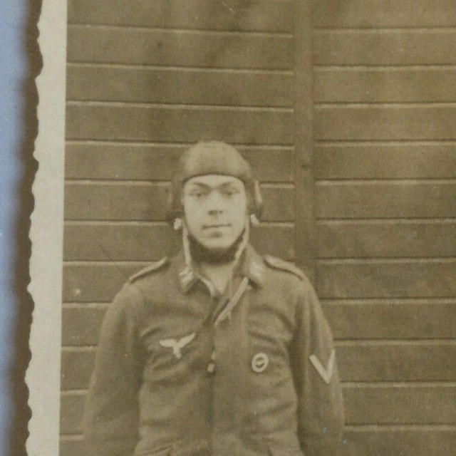 Orig. Luftwaffe Soldat Wehrmacht WK2 Foto Kappe Mütze Abzeichen Flieger selten