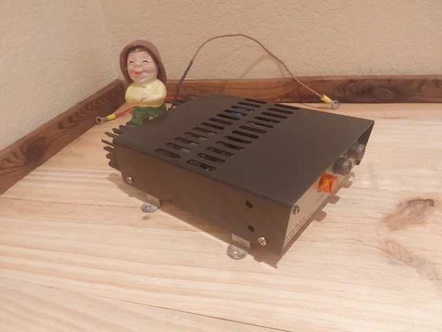 Amplificateur Linéaire Radio Amateur Vintage Sonar BR-21 - Pour Pièces (s'allume)