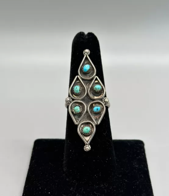 Old Pawn Zuni Sterling Silver And Turquoise Ring  size 6 1/2