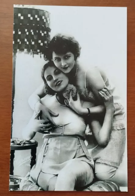 🟢French risqué nude woman with cute figure, Photo Postcard in 1910-1920s style