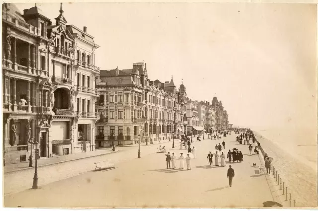 ND, Belgique, Ostende, La Digue de Mer  Vintage albumen print. Vintage Belgium