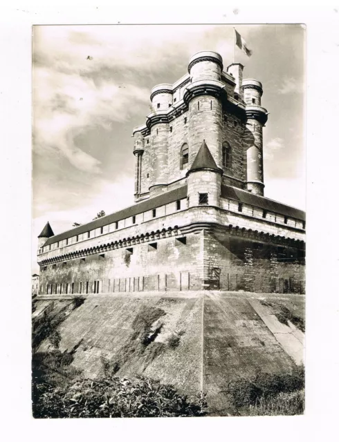 Vincennes - Le Château Le Donjon - Cp Collection - Vierge - Bon État