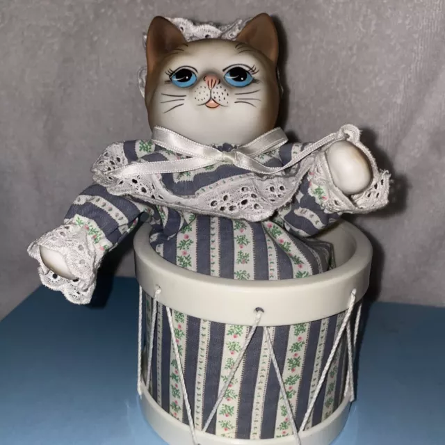 Musical box Ceramic Hand Painted Cat great for nursery no  blue white flowers