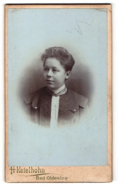 Fotografie Hermann Ketelhohn, Bad Oldesloe, junge Frau mit Halskette