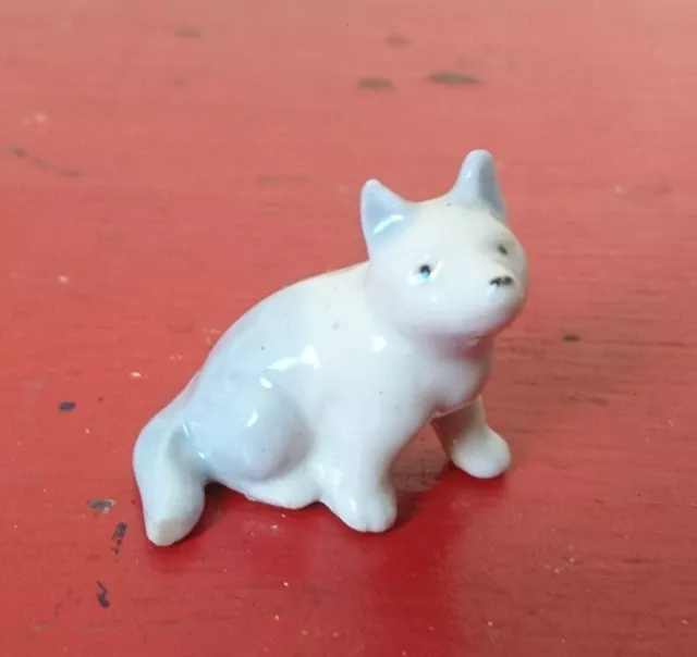 Ancienne Petite Figurine Statuette  Chien Louveteau Loup En Porcelaine 1950-1970