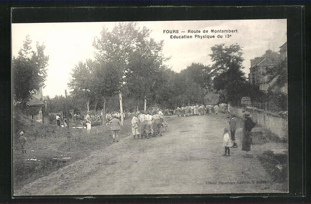 CPA Fours, Route de Montambert - Education Physique du 13