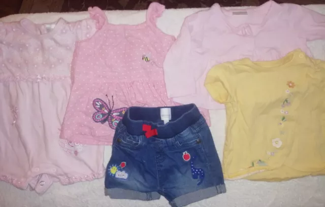 Pacchetto vestiti bambina età 3-6 mesi prossimo buone condizioni 5 articoli