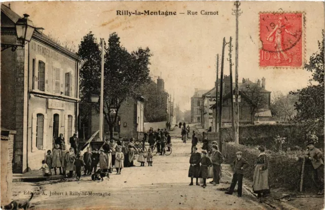 CPA RILLY-la-MONTAGNE Rue Carnot (864584)