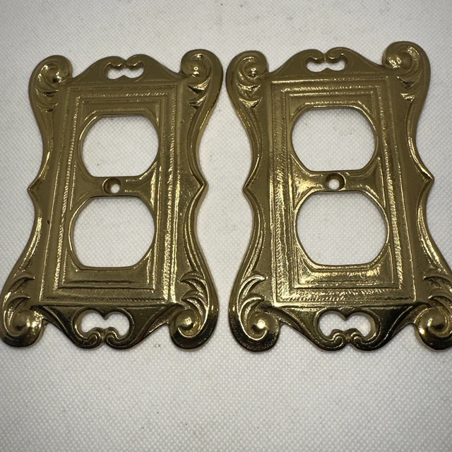 Virginia Metalcrafters 24-27 Pair Of Brass Outlet  Covers