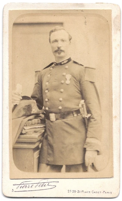 Photo CDV Originale – Officier Français Et Sa Famille – Guerre De 1870 ? – TBE