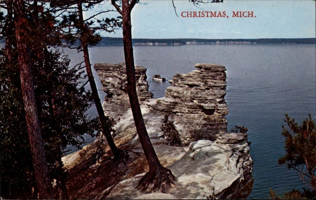 Christmas Michigan Upper Peninsula Rocks Natl Lakeshore rock formation postcard