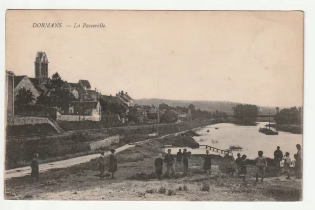 DORMANS - Marne - CPA 51 - enfants à la passerelle - lieu de baignade