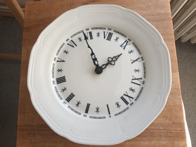 Horloge Murale Vintage En Porcelaine - Chat Et Fleurs - Signée J. Albertin - Rare