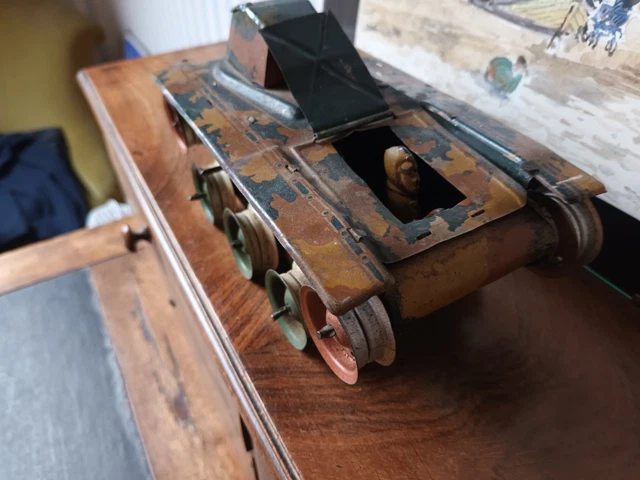 Joustra, France : tank Tchad mécanique - auctions & price archive