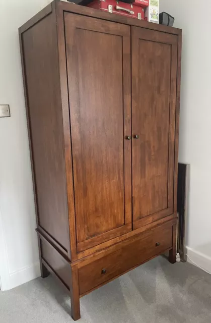 Feather and black shop wardrobe