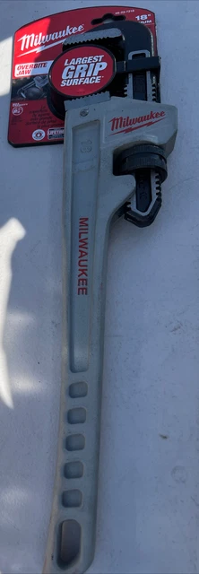 Milwaukee 48-22-7218 18 in. Llave de tubería de aluminio con capacidad de mandíbula de 2-1/2" SB21