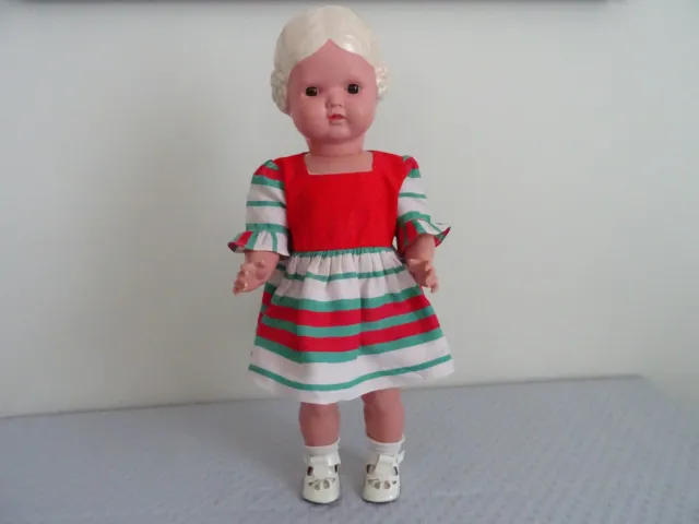 Alte Schildkröt Puppe Bärbel - Größe 45 - braune Glasaugen - Mit Kleidung Schuhe