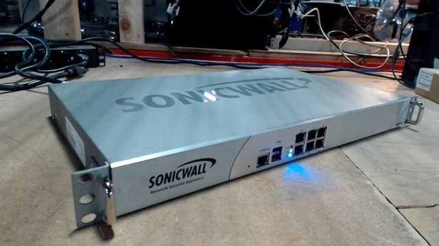 SonicWALL NSA 2400 Network Security Appliance Firewall 1RK25-084