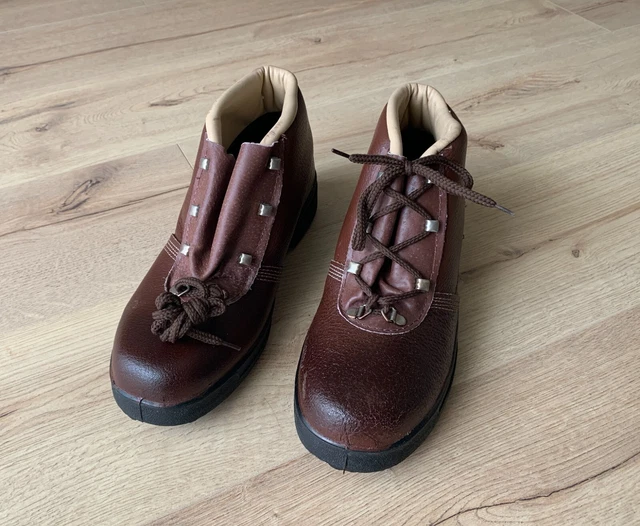 Chaussures de sécurité en cuir bout coque en métal taille 42 jamais portées