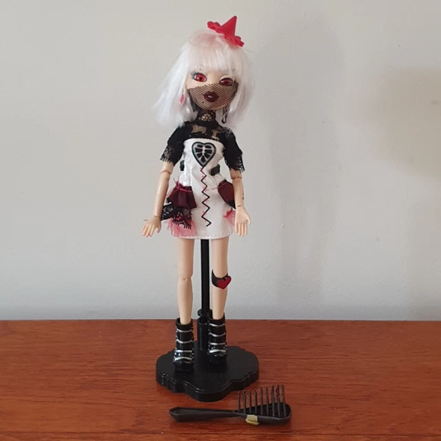 Bratz Bratzillaz Jade J'adore Witch Doll 2012 Bratz Bratzillaz Jade J'adore Witch Doll 2012