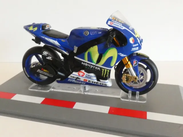 Miniature Moto Yamaha YZR-M1 2015 V. Rossi 1/18 2