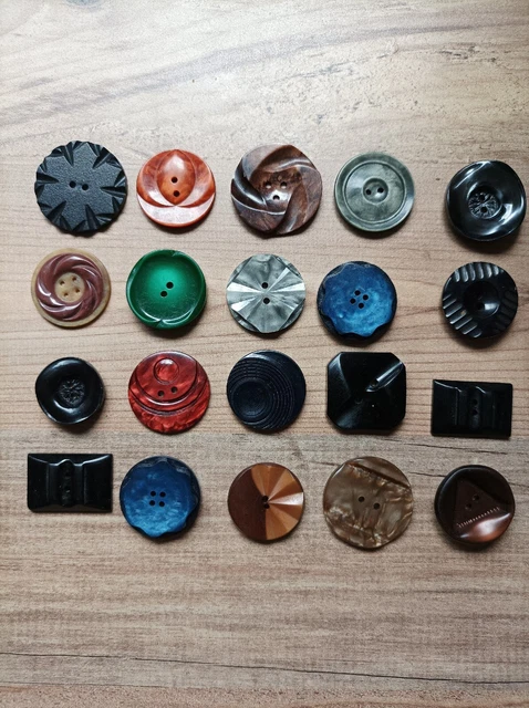 Lot De 19 Boutons De Mercerie Anciens - Assortiment De 2 Tailles - Idéal Pour Créations Vintage