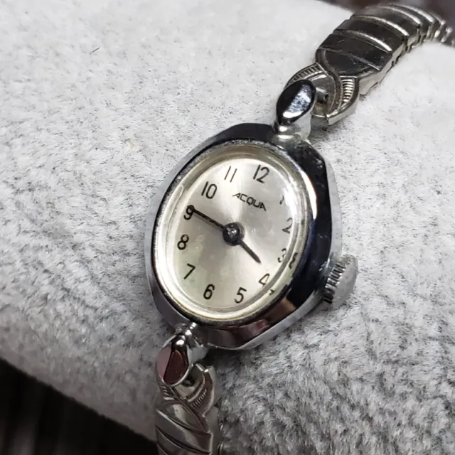 New Vintage ACQUA Women's Watch Silver Tone Stretch Bracelet