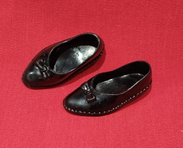 Lot De 4 Paires De Chaussures Miniatures Pour Poupée Ancienne - Dolls Antique - Plastique