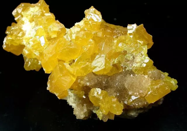 Minerals : Sulfur Crystals With Some White Celestite From Machow Mine In Poland