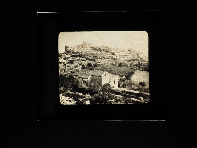 LES BAUX DE PROVENCE (13) - 19th century plate for Magic Lantern 10 x 8.5 cm. TBE