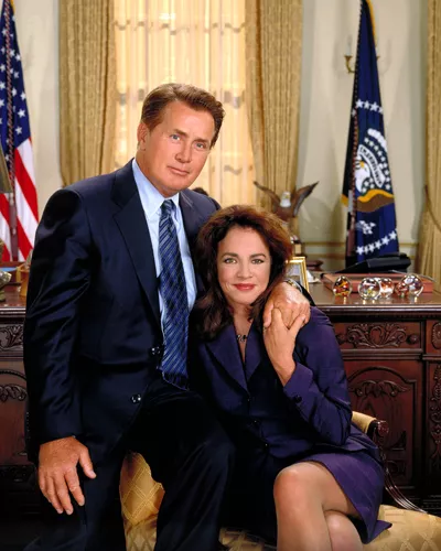 Martin Sheen & Stockard Channing (1892) 8x10 Photo